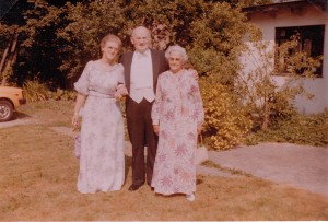 Edith, Gunnar og Laurine til Pouls bryllup